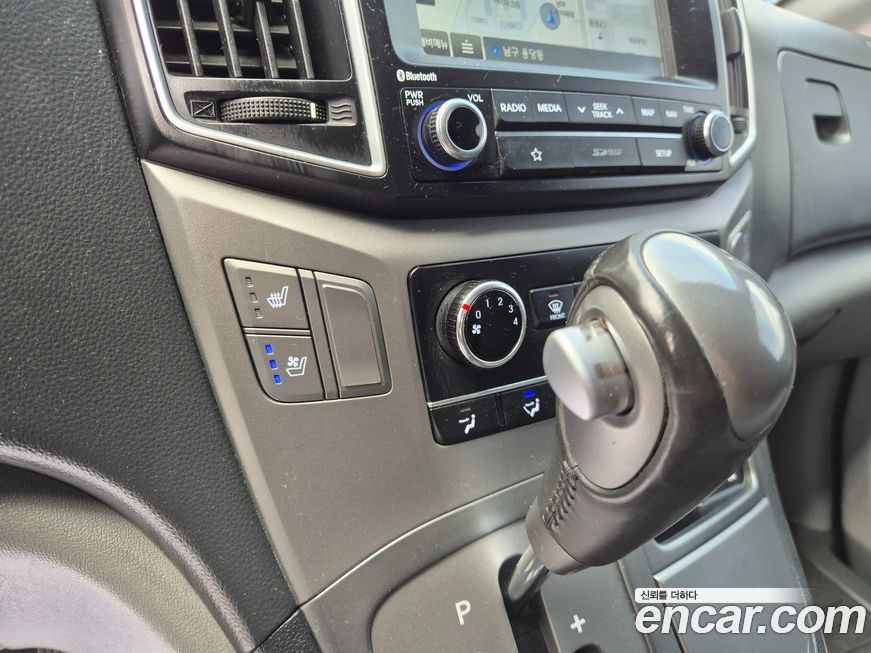 Hyundai Starex 2019
