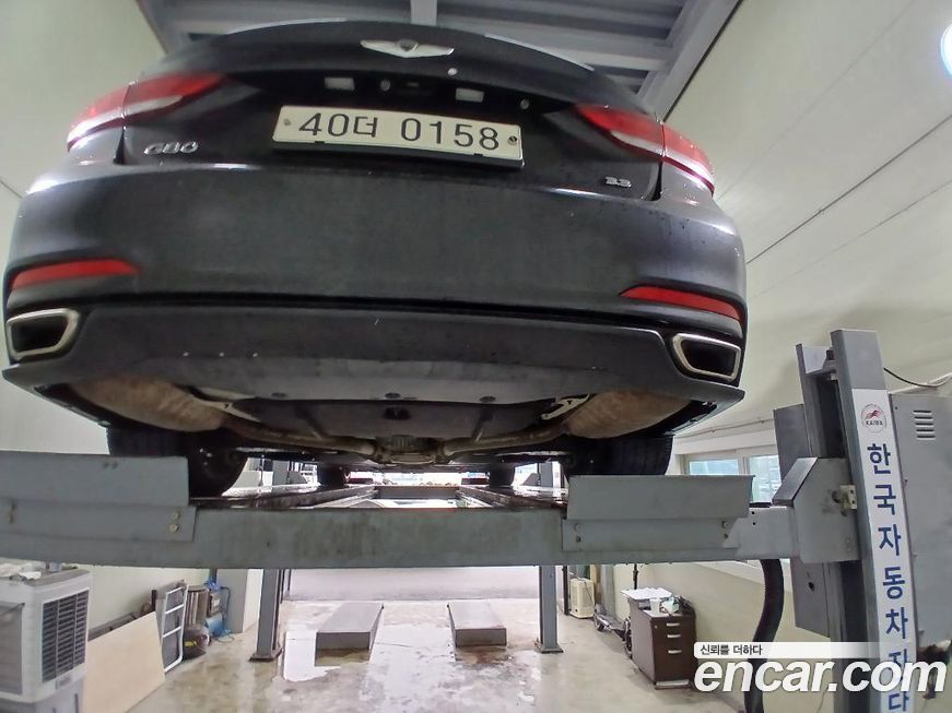 Hyundai Genesis 2016