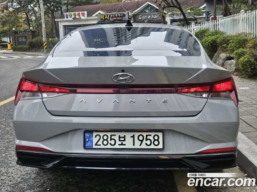Hyundai AVANTE 2021