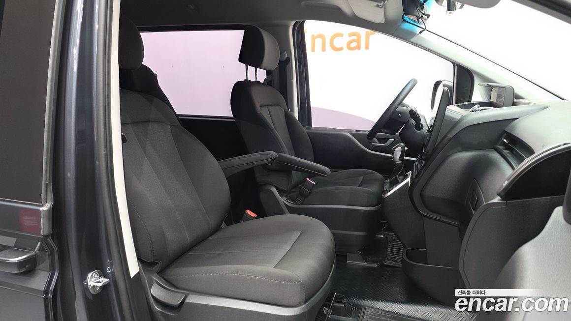 Hyundai Staria 2023