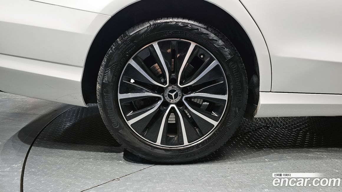 Mercedes-Benz C-Class 2020