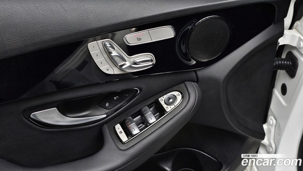 Mercedes-Benz C-Class 2020