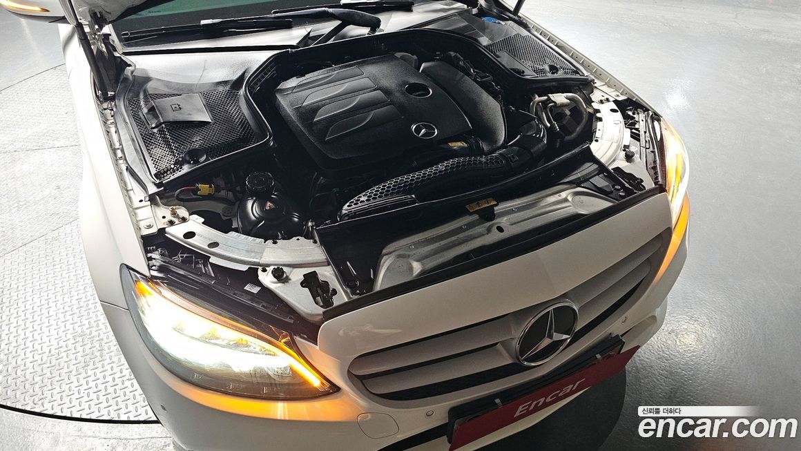 Mercedes-Benz C-Class 2020