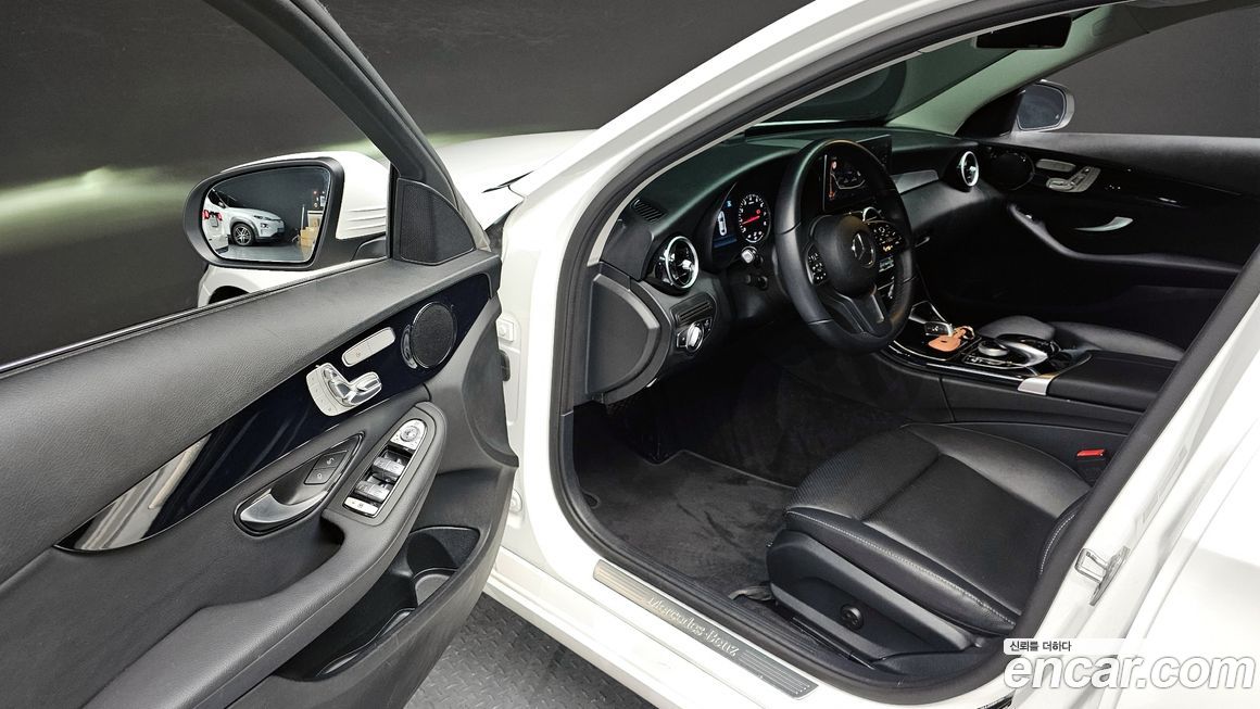 Mercedes-Benz C-Class 2020