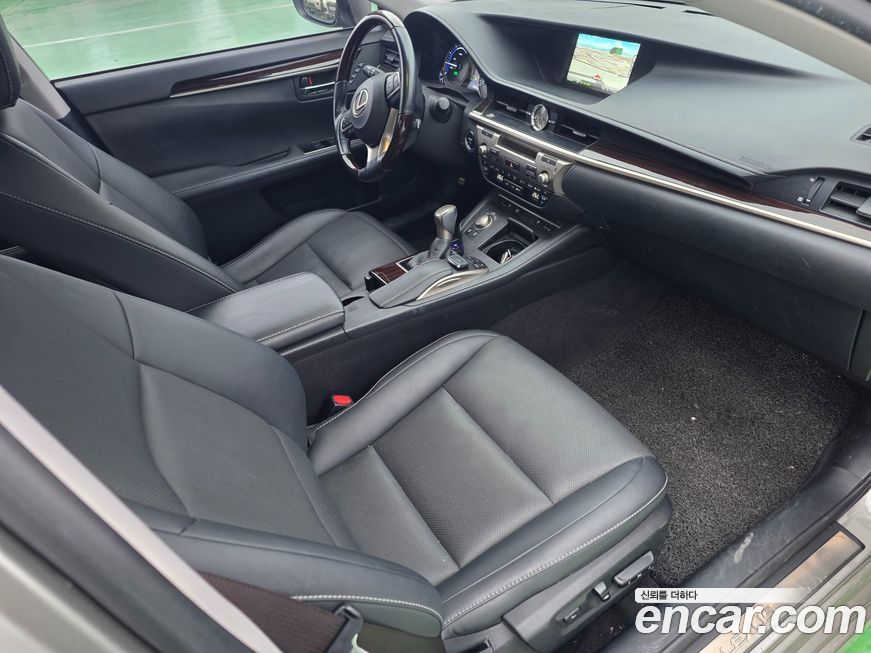 Lexus ES 2018