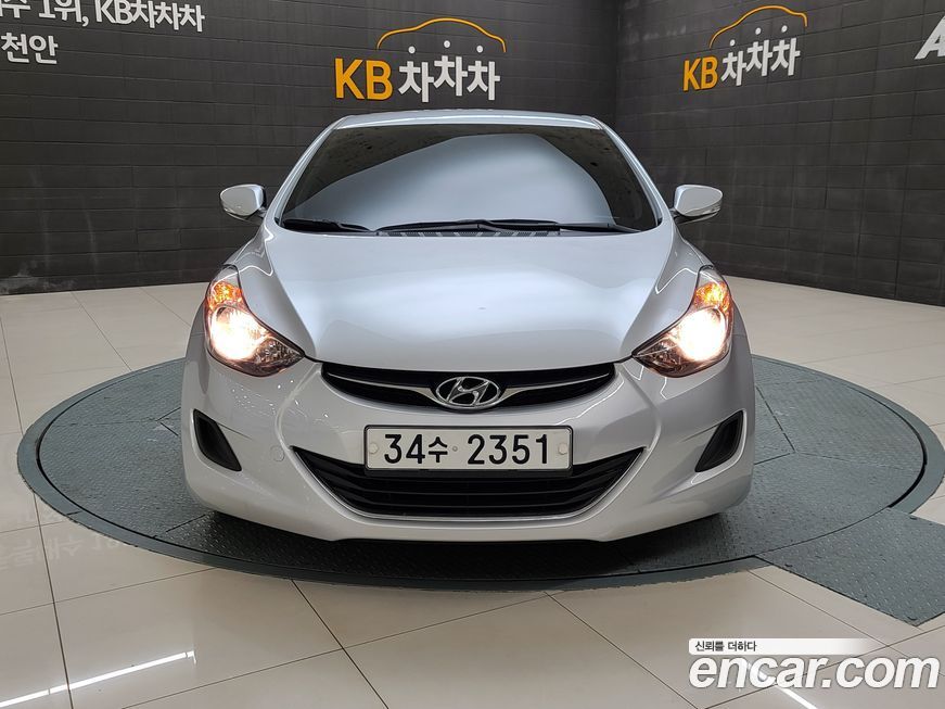 Hyundai AVANTE 2012
