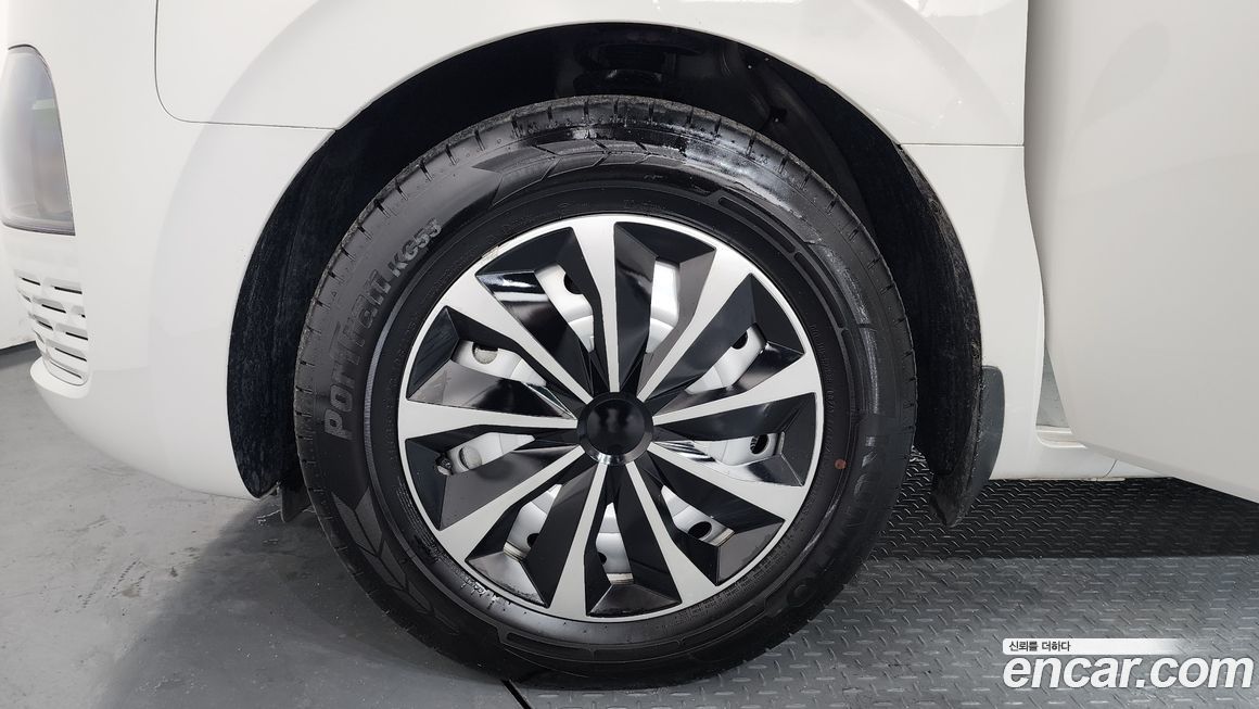 Hyundai Staria 2025