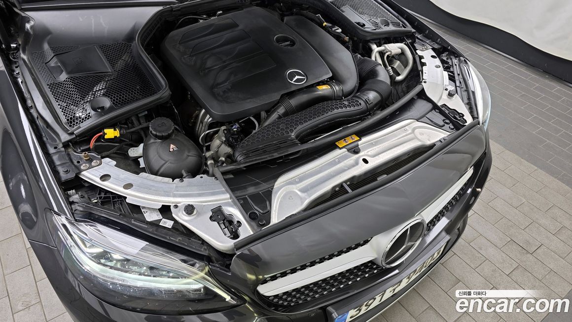 Mercedes-Benz C-Class 2021