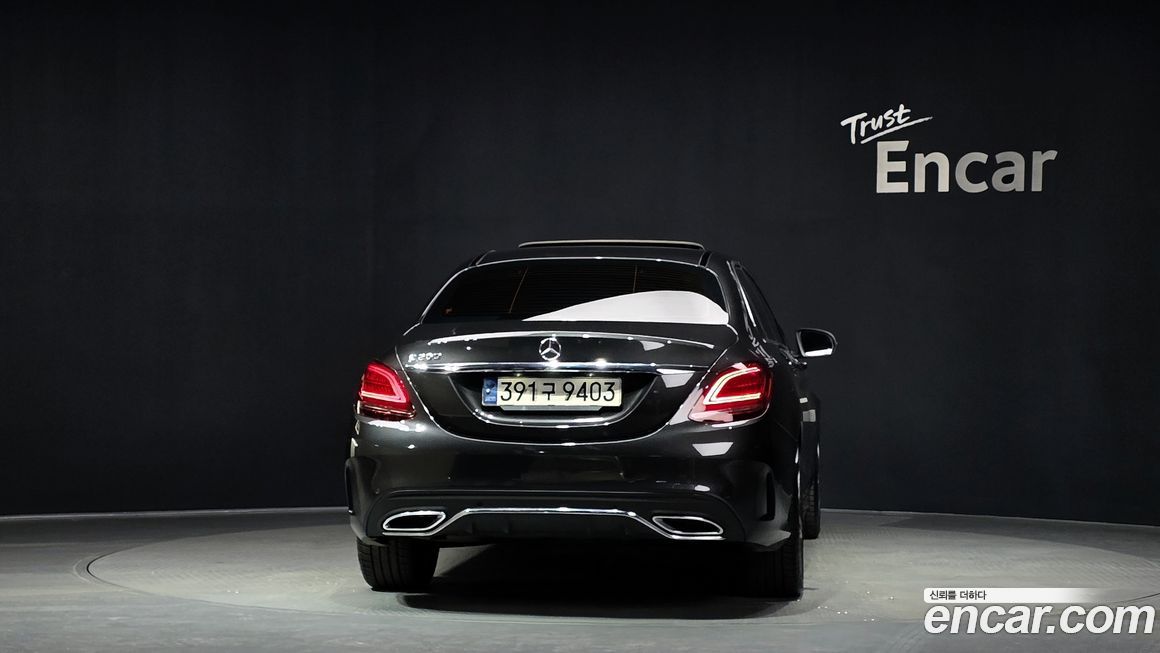 Mercedes-Benz C-Class 2021
