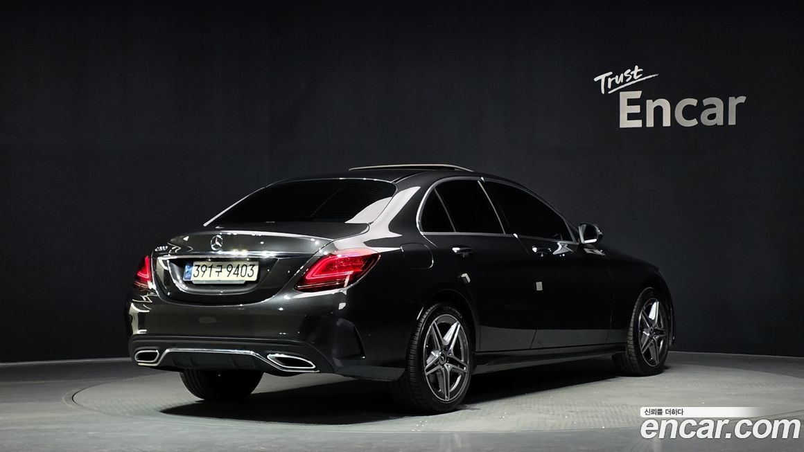 Mercedes-Benz C-Class 2021