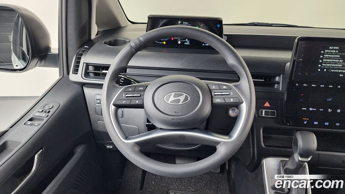 Hyundai Staria 2025