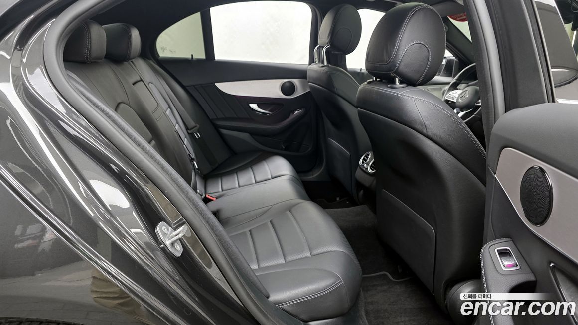 Mercedes-Benz C-Class 2021
