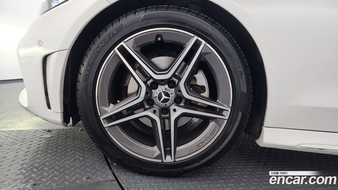 Mercedes-Benz C-Class 2021