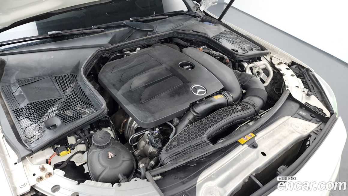 Mercedes-Benz C-Class 2021