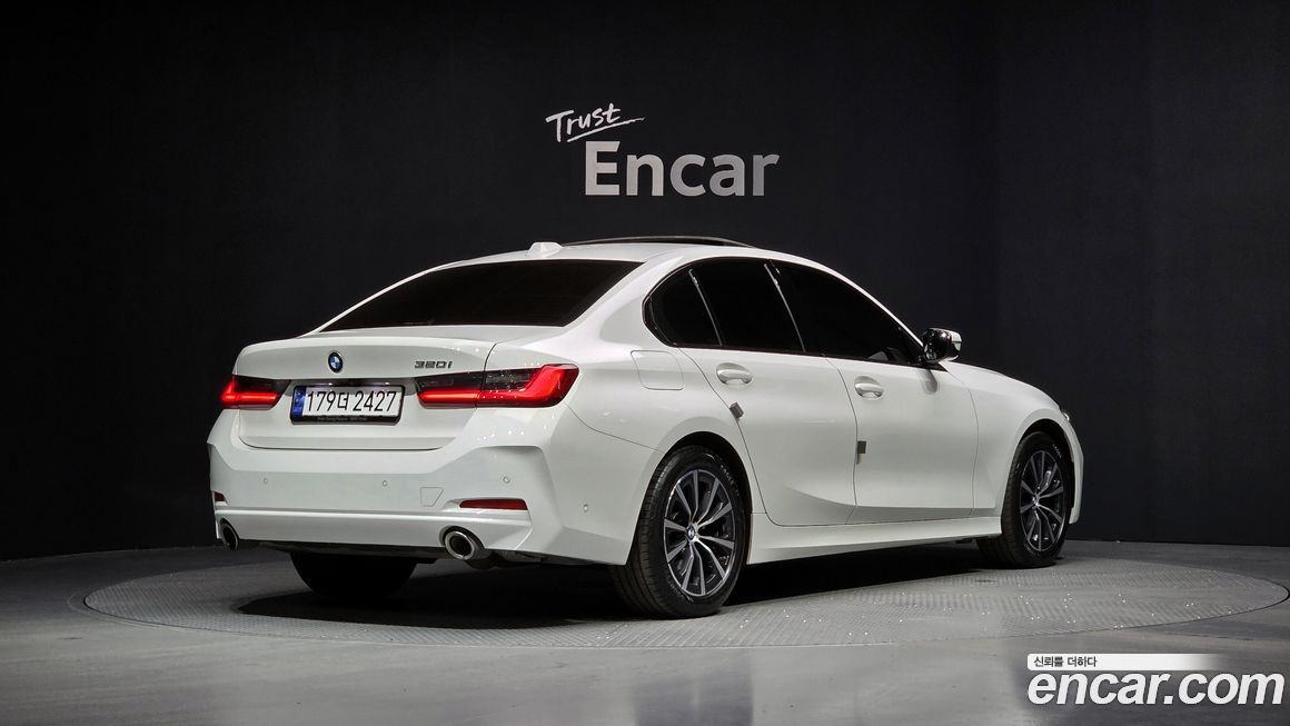 BMW 3-Series 2023