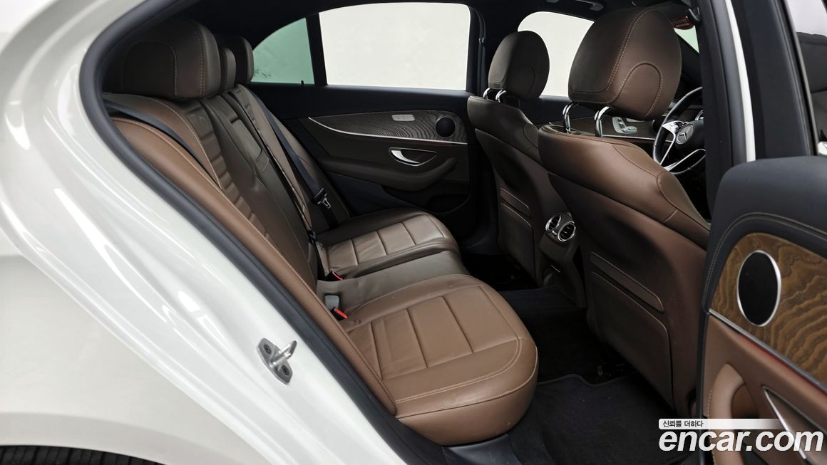 Mercedes-Benz E-Class 2021