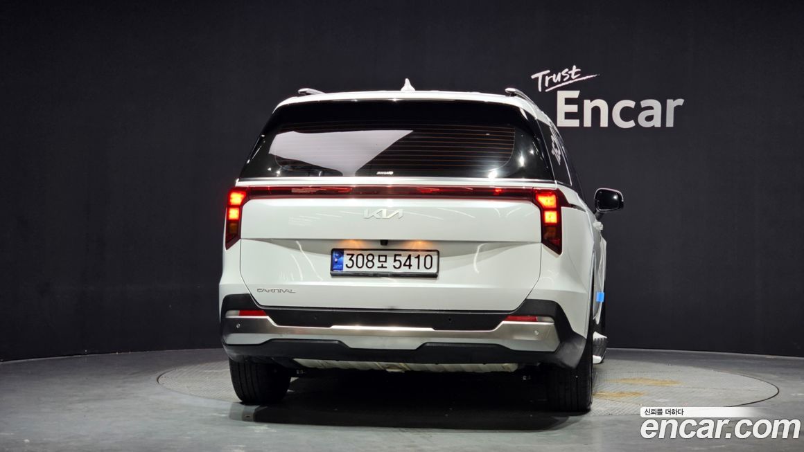 Kia Canival 2024