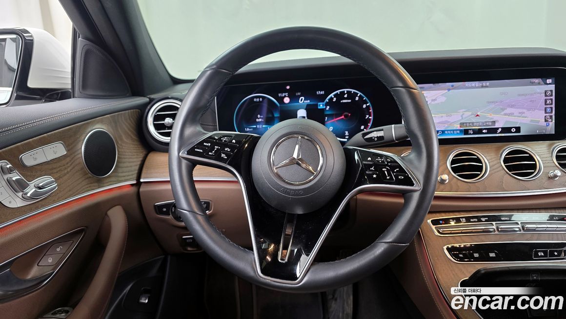 Mercedes-Benz E-Class 2021