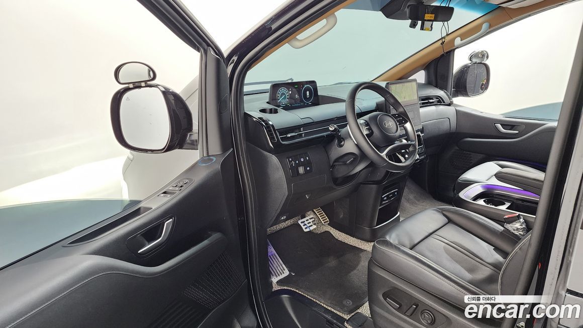 Hyundai Staria 2025