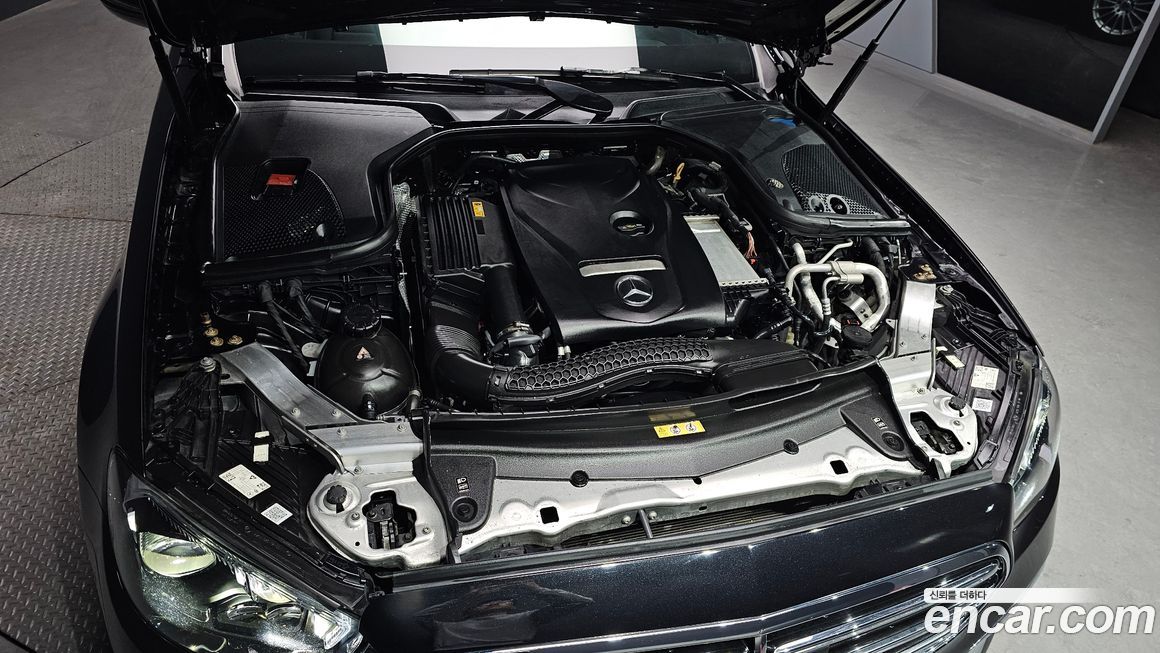 Mercedes-Benz E-Class 2021