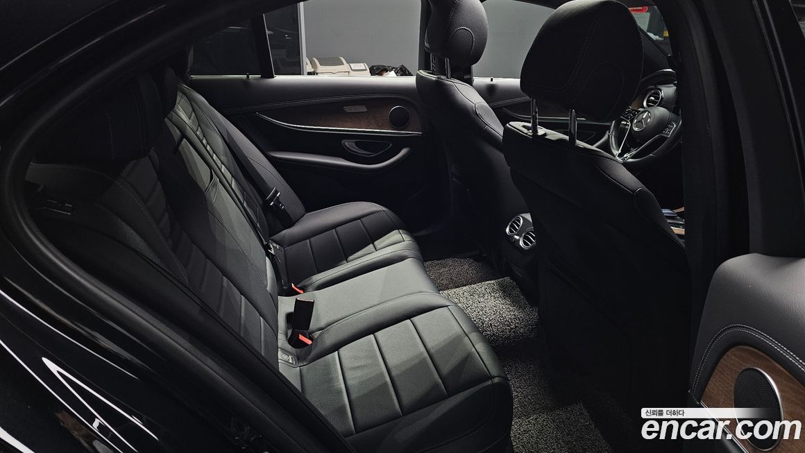 Mercedes-Benz E-Class 2021