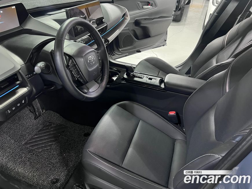 Toyota Prius 2025