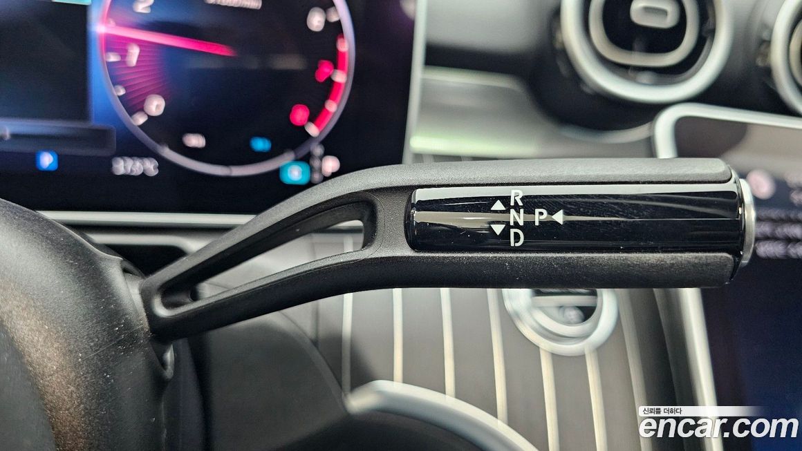 Mercedes-Benz C-Class 2024