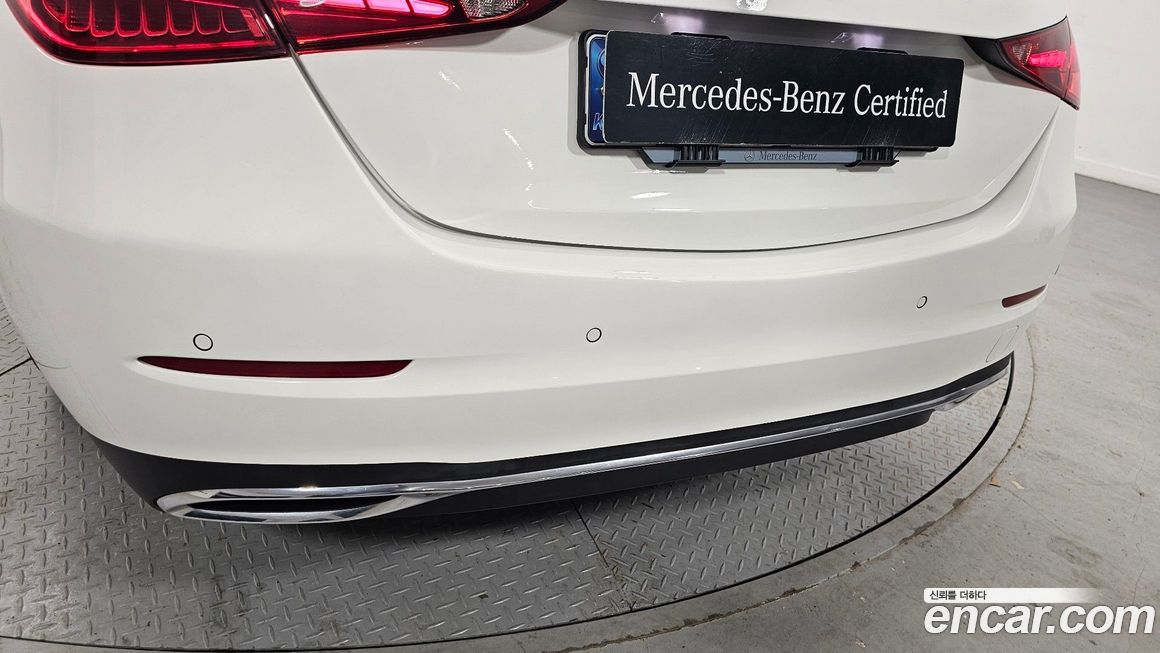 Mercedes-Benz C-Class 2024