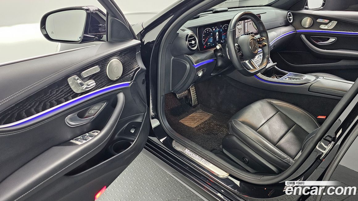 Mercedes-Benz E-Class 2022