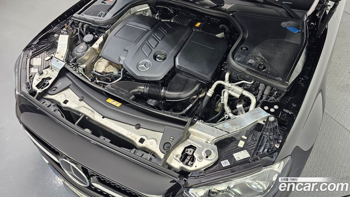 Mercedes-Benz E-Class 2022