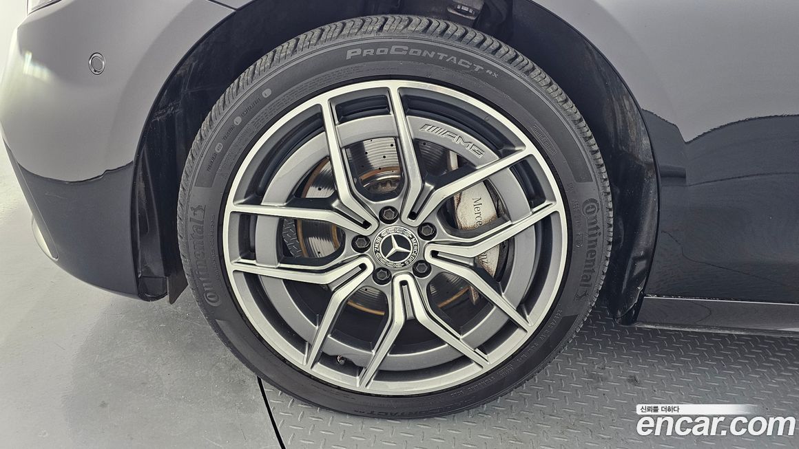 Mercedes-Benz E-Class 2022