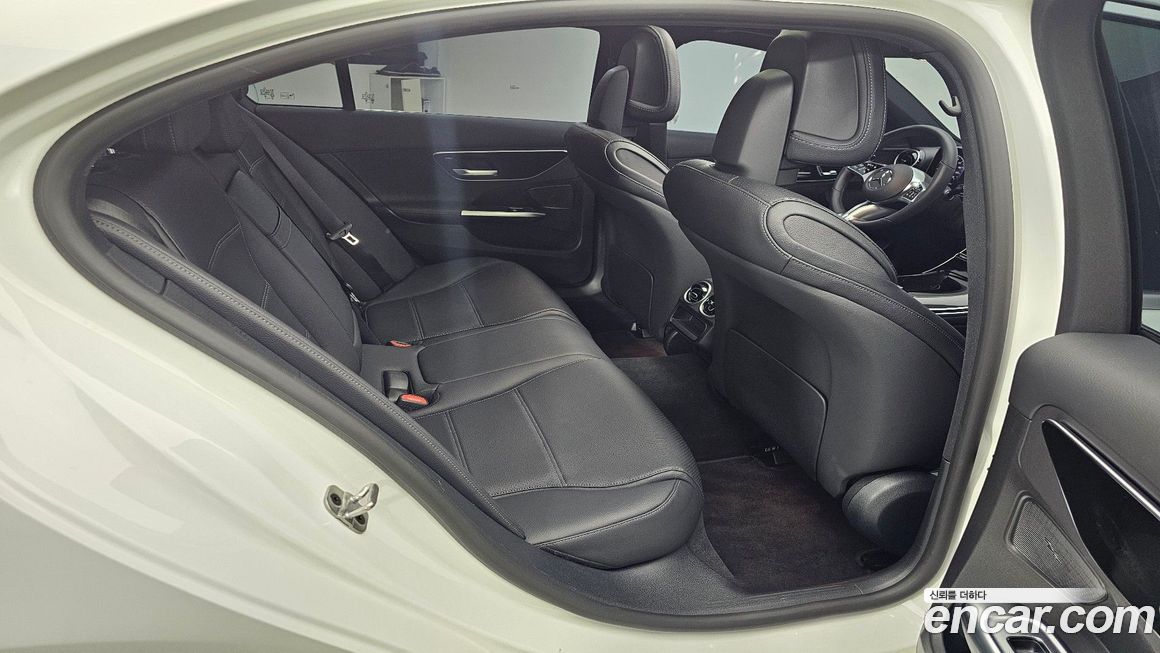 Mercedes-Benz C-Class 2024