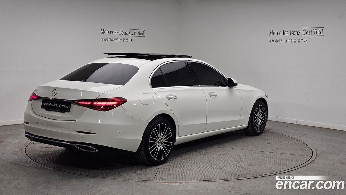 Mercedes-Benz C-Class 2024