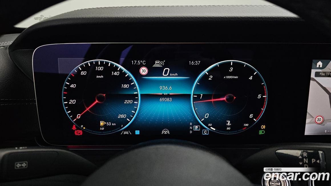 Mercedes-Benz E-Class 2022