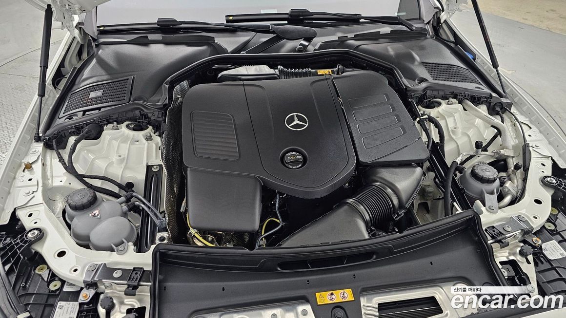 Mercedes-Benz C-Class 2024