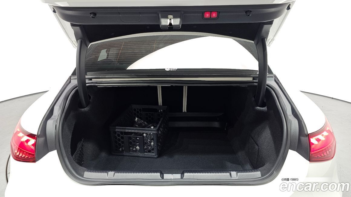 Mercedes-Benz EQE 2023