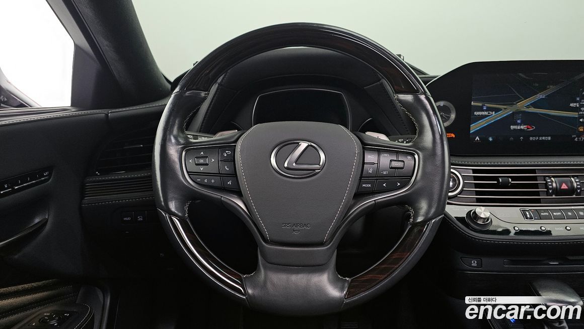 Lexus LS 2022