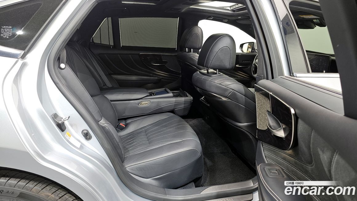 Lexus LS 2022