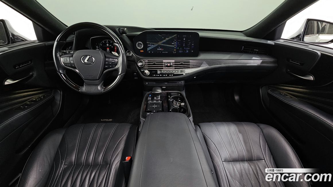 Lexus LS 2022