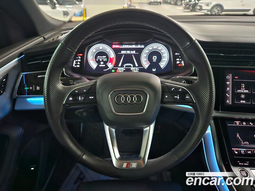 Audi Q8 2021