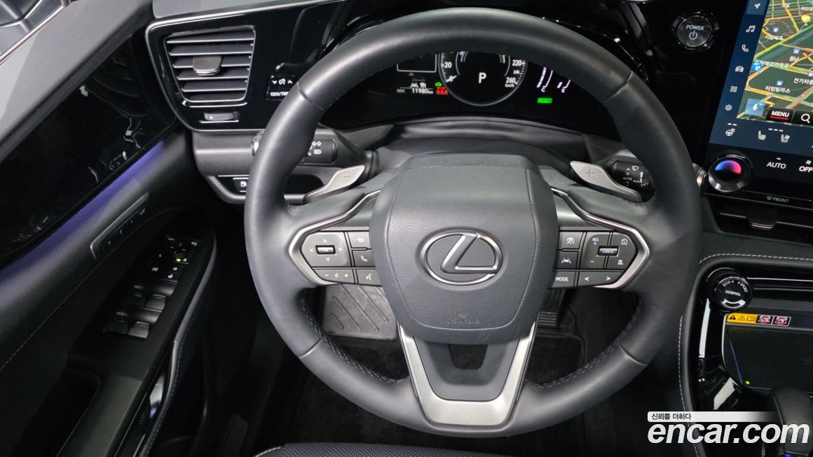 Lexus NX 2025