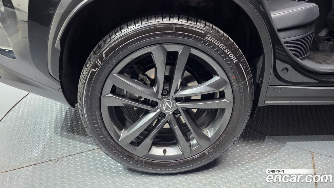 Lexus NX 2025