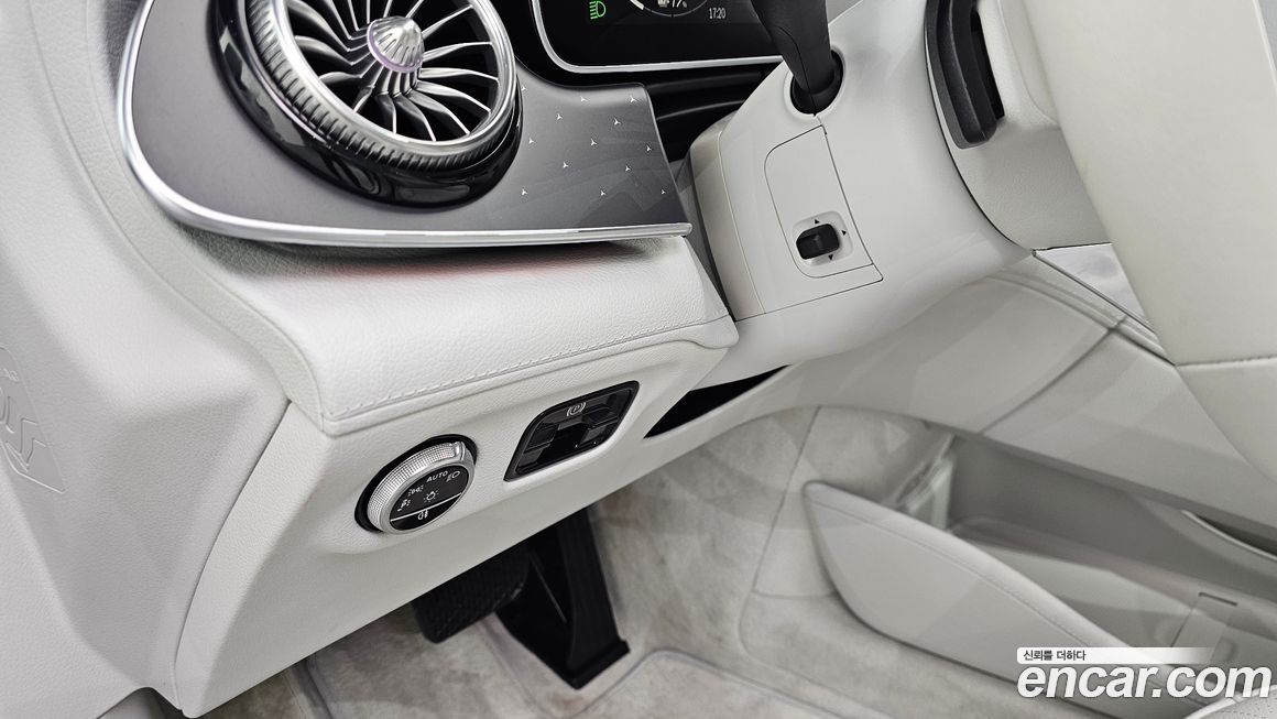 Mercedes-Benz EQE 2023