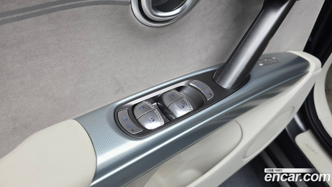 Genesis GV60 2023
