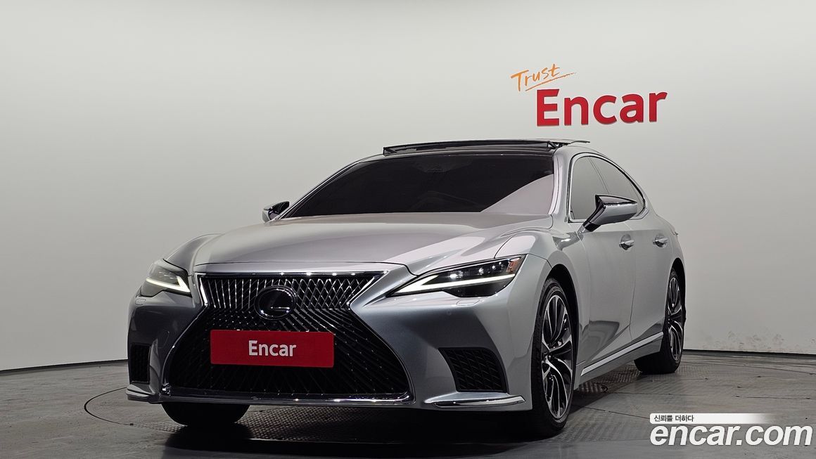 Lexus LS 2022