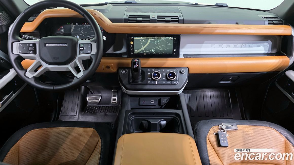 Land Rover Defender 2024