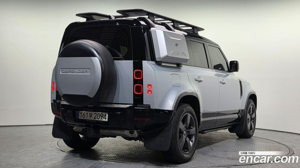 Land Rover Defender 2024