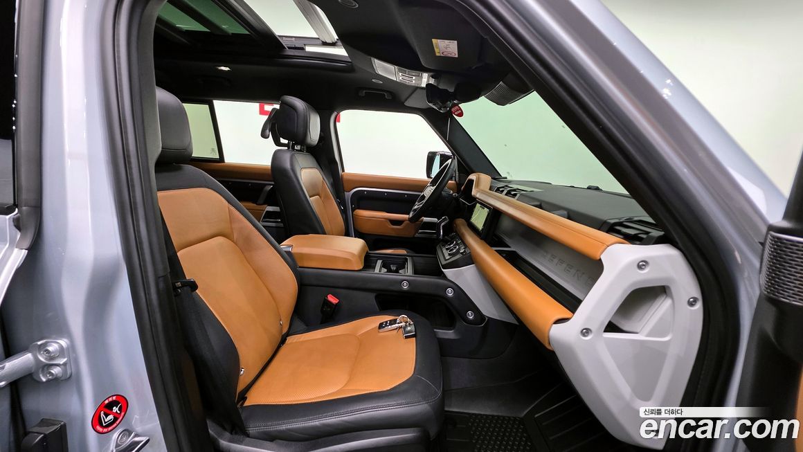 Land Rover Defender 2024