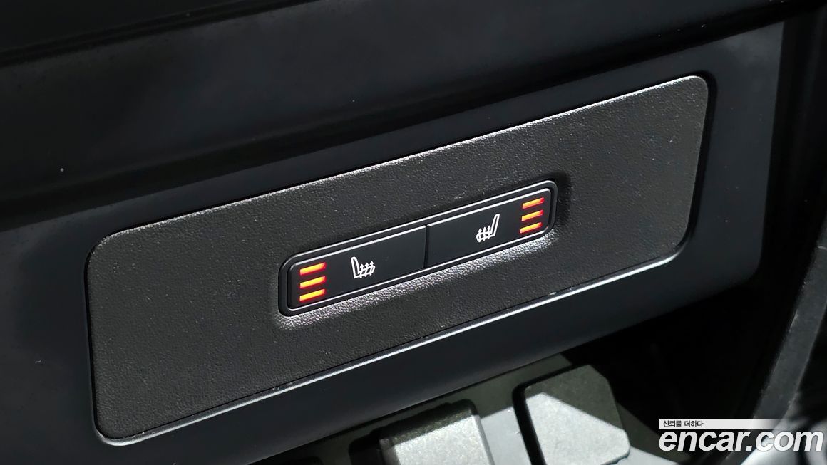 Land Rover Defender 2024