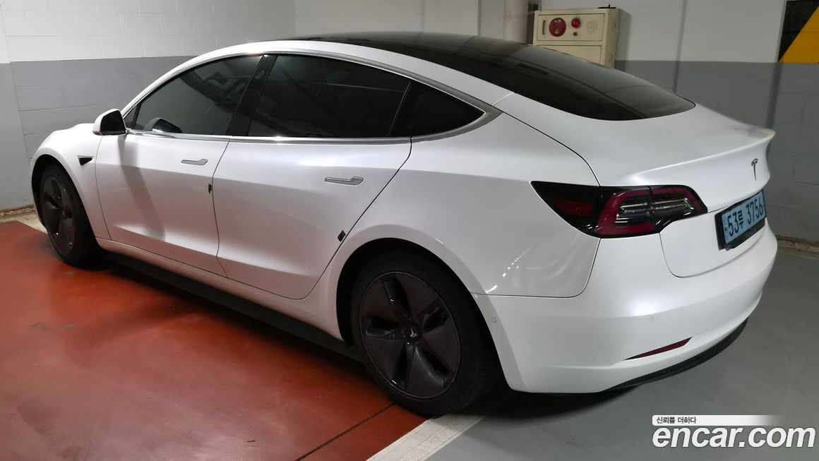 Tesla Model 3 2020